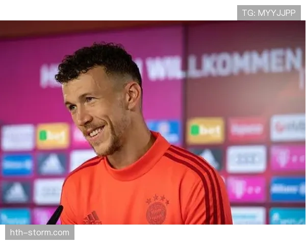 佩里西奇正式加盟热刺,助力球队冲击冠军前景引发关注 佩里西奇正式加盟热刺,助力球队冲击冠军前景引发关注