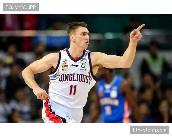 安特卫普中场新星强势崛起,助球队全力冲击联赛冠军 安特卫普中场新星强势崛起,助球队全力冲击联赛冠军